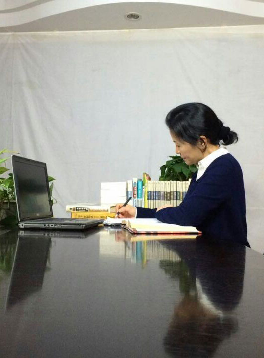 首席编辑